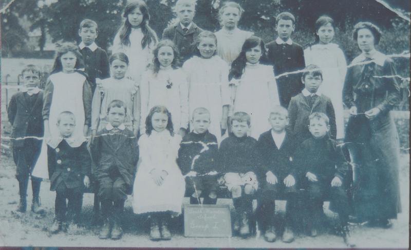 Photo of South Marston School class in 1913