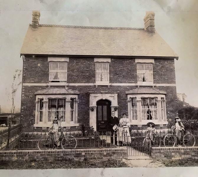 Arthur Thomas Greenaway & family outside Home Farm Farmhouse circa 1905. Photo courtesy of June Curtis