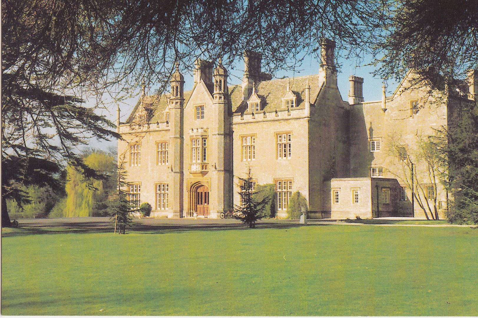 Front cover of the postcard showing Beckett House