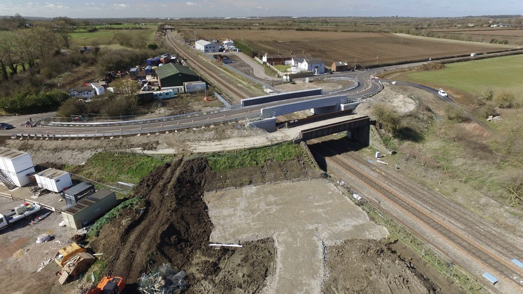 The old bridge alongside the new 