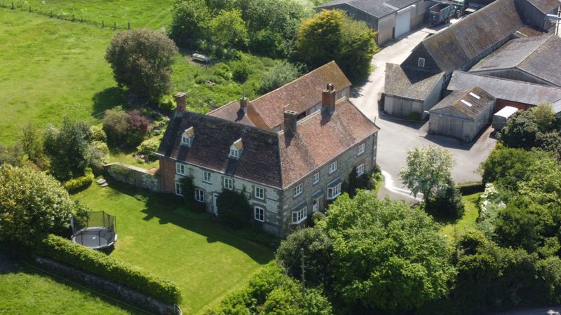 Rectory Farmhouse, Idstone, a listed building. Photo by Neil B. Maw