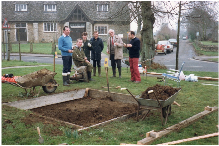 L-R: Alex Hale, Derrick Jeans, Vivien & Gerry Moss, Mervyn Penny & Michael Baxter. Photo courtesy of Alex Hale.