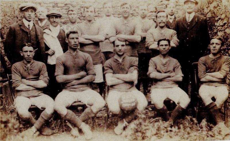 Unknown football team from 1909 - 10