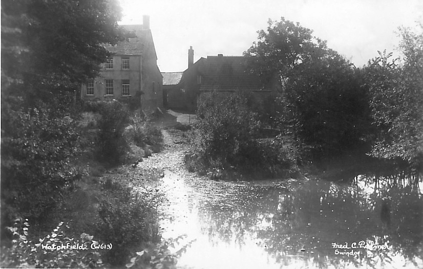 West Mill farm house in 1925. The mill buildings are on the right. Photo courtesy of Paul Williams