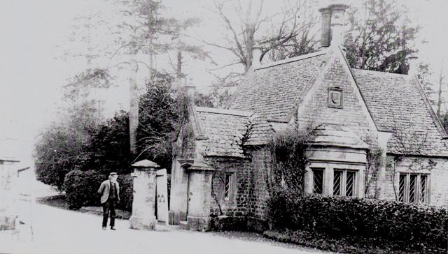 A photo circa 1910 of the north Lodge. Photo ex RMCS Library