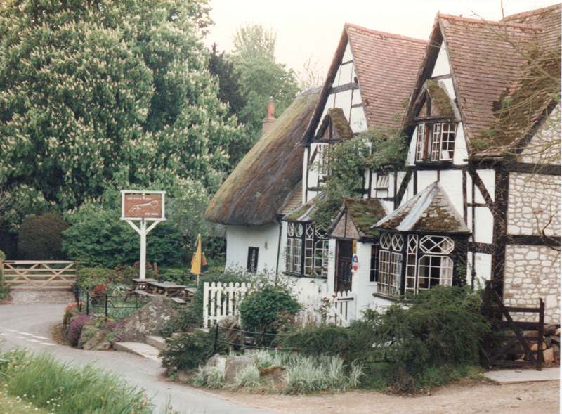 The White Horse public house at Woolstone in 1996