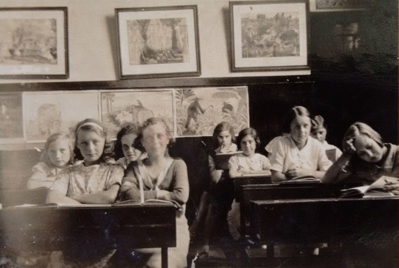 A class in Shrivenham School in 1934