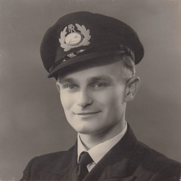 A young Alec Chambers, Engineer Officer RAF