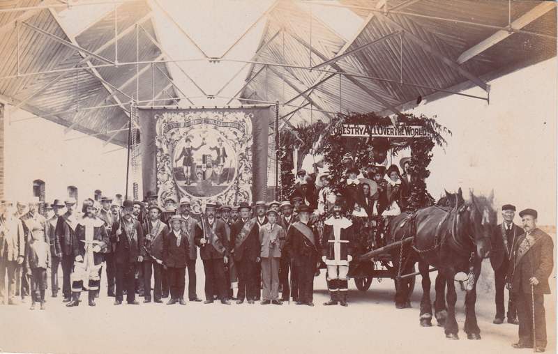 The Vale of White Horse Forresters from 1910. Rees Kent is likely to be in this photo but can anyone point him out ?