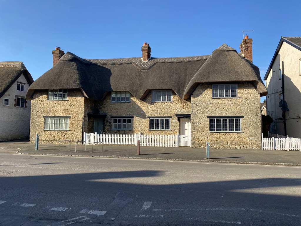 Nos 40 & 42 High Street, Shrivenham, seemingly and idyllic pair of 18th century cottages